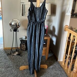 ❤️❤️J Gee jumpsuit , size PM❤️❤️
